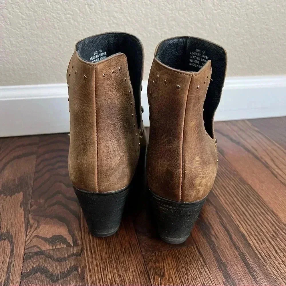 Musse & Cloud Aster Ankle Boots Booties Brown Leather Women’s size 10 Studs $105